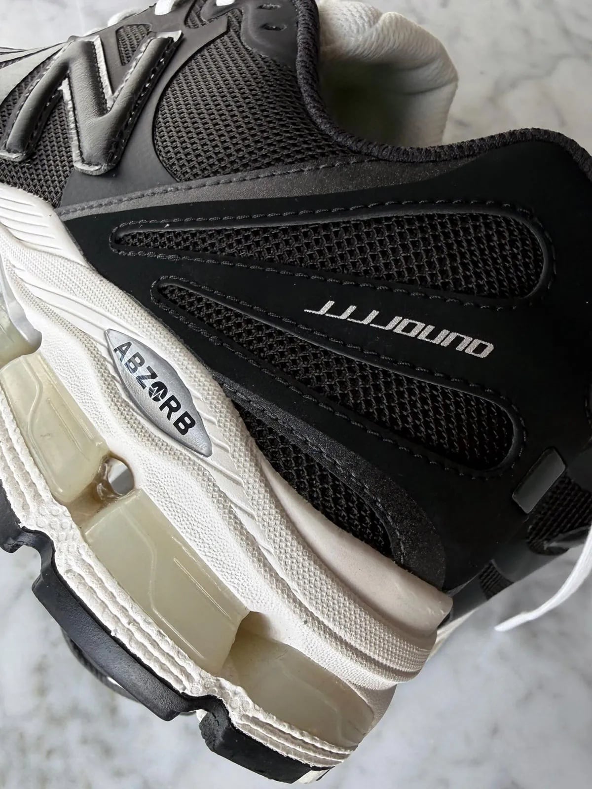 JJJJound × New Balance 1890 聯名曝光！注入「晚禮服」黑白元素、極簡質感滿分！