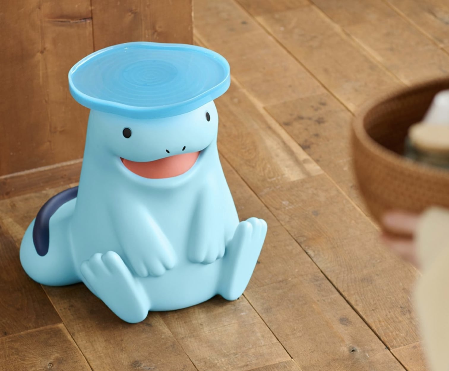 寶可夢中心「沼王迷你桌」家具超可愛！頭頂透明桌面萌度破表，預計 5 月正式開搶！