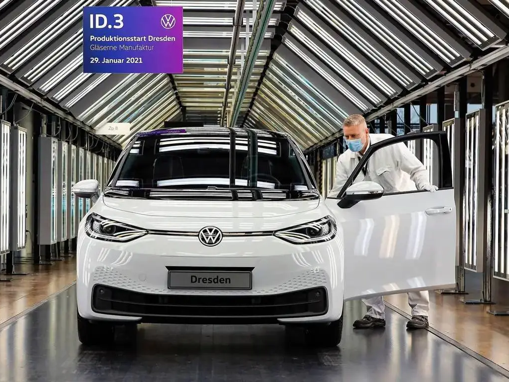 福斯 ID.3 德國電動車銷量登頂！11.6萬台超越特斯拉 Model Y，韓國售價一夜漲50萬台幣