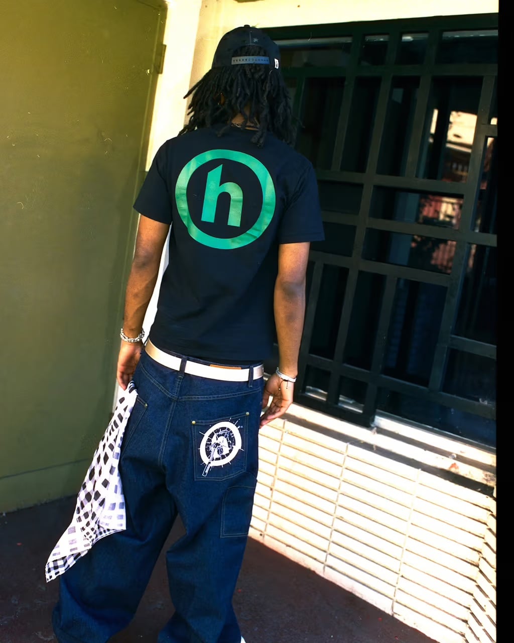 HIDDEN.NY × BAPE 聯名系列登場！經典網帽、鯊魚外套、BAPE STA 全新配色一次看