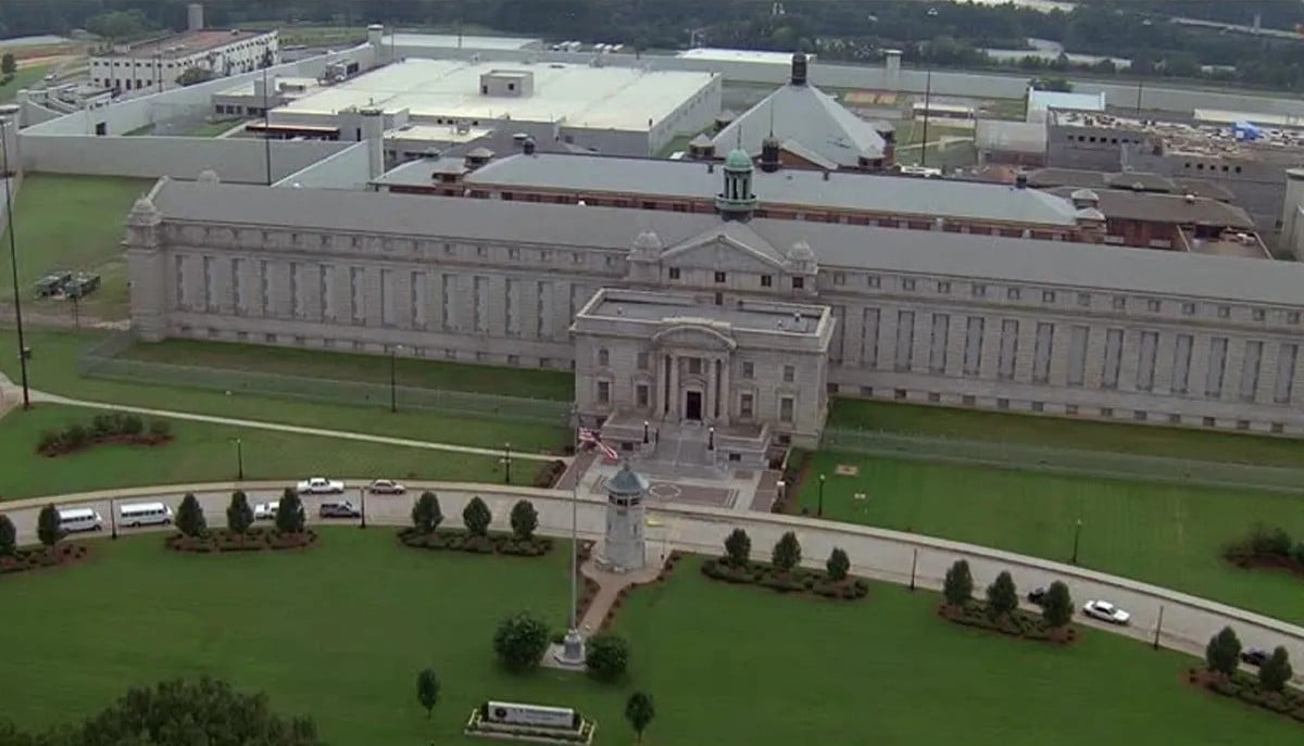 DC《超人》續集《明日之人》 進駐監獄拍攝！受刑人改房內用餐掀話題！