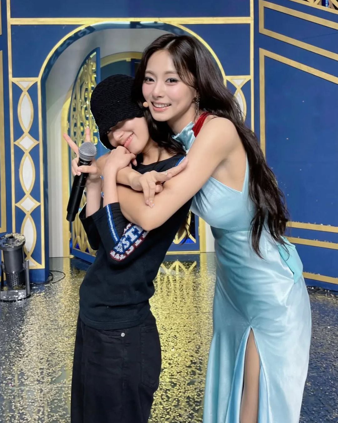 擁抱 20 秒就能釋放快樂荷爾蒙？科學證實「抱抱 6 分鐘」能趕走憂鬱、增強免疫力⋯連抱狗狗都有效！