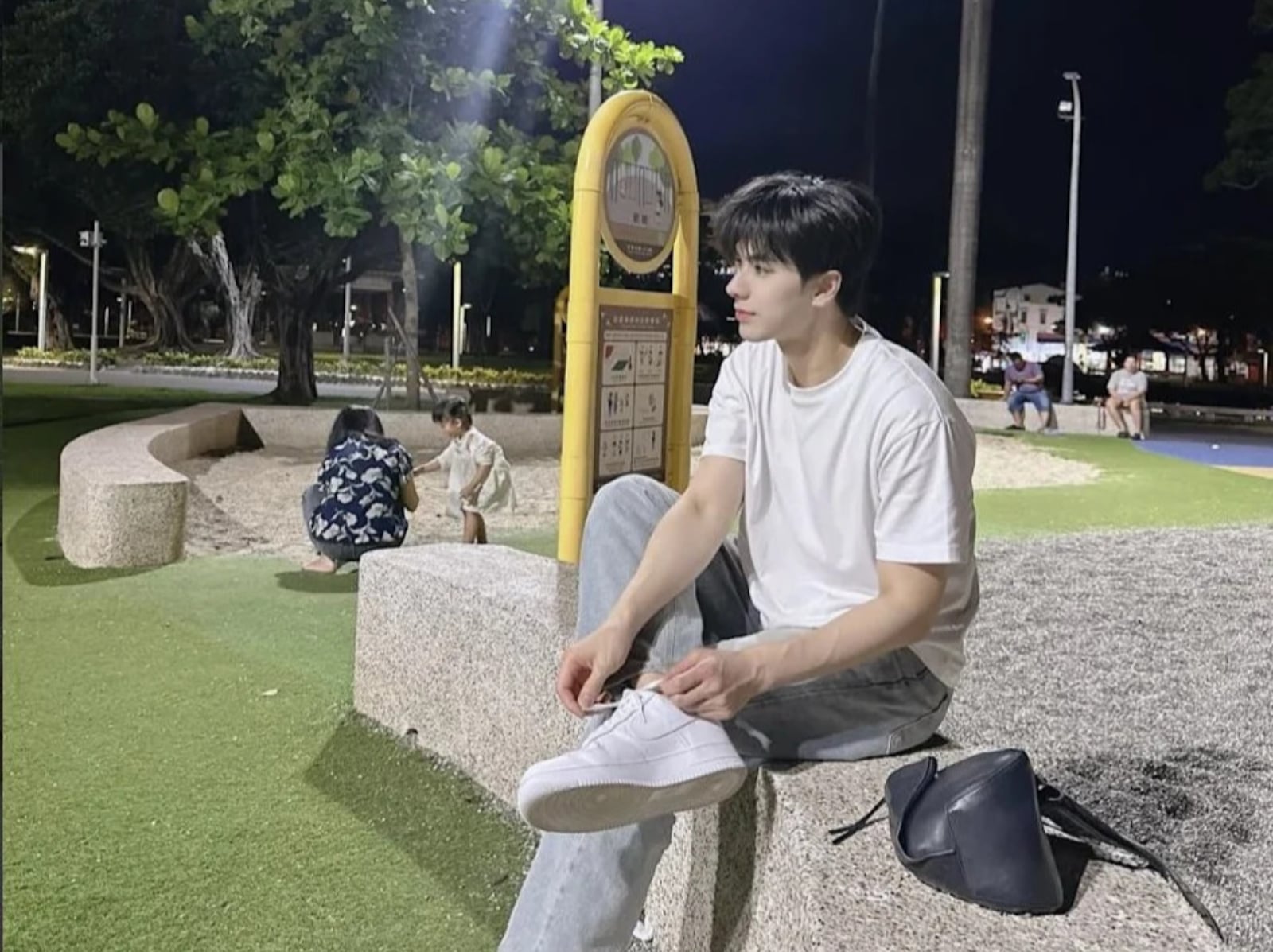 台版張凌赫現身高雄粉圓冰店！網歡呼：「願意排隊去吃！」