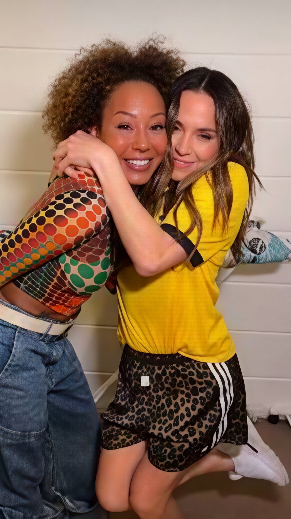 辣妹合唱團 Spice Girls 媚兒喜、媚兒碧驚喜同台！粉絲傻眼：「你們到底有沒有在老！」