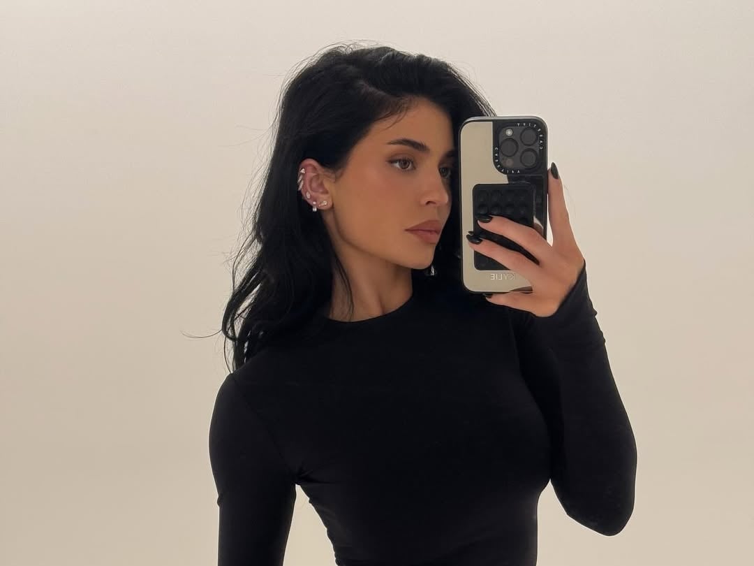 凱莉珍娜 Kylie Jenner 自爆吸毒往事！坦承曾被邀「吃蘑菇」曖昧回應掀熱議！