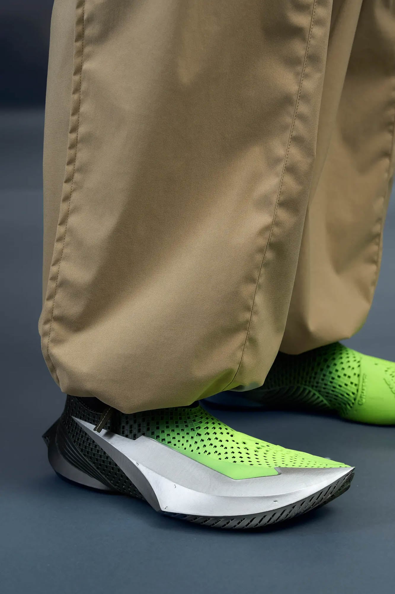 2026 年 5 月球鞋推薦：粉紅倒勾 Travis Scott x AJ1 來襲！CLOT x adidas、BAPE x Hidden 等聯名不容錯過（不斷更新）