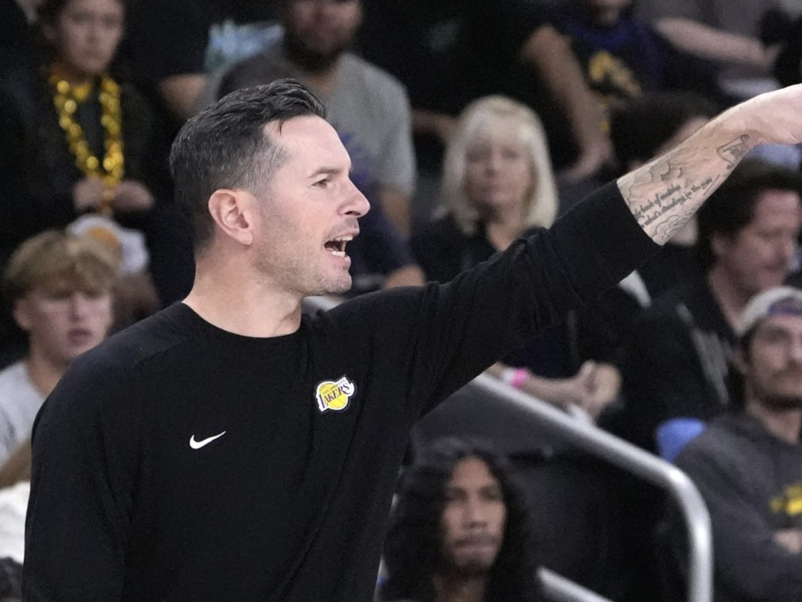 NBA／湖人隊總教練 JJ Redick 談雷霆防守！狠酸火箭：「你們的天花板只是雷霆的地板！」