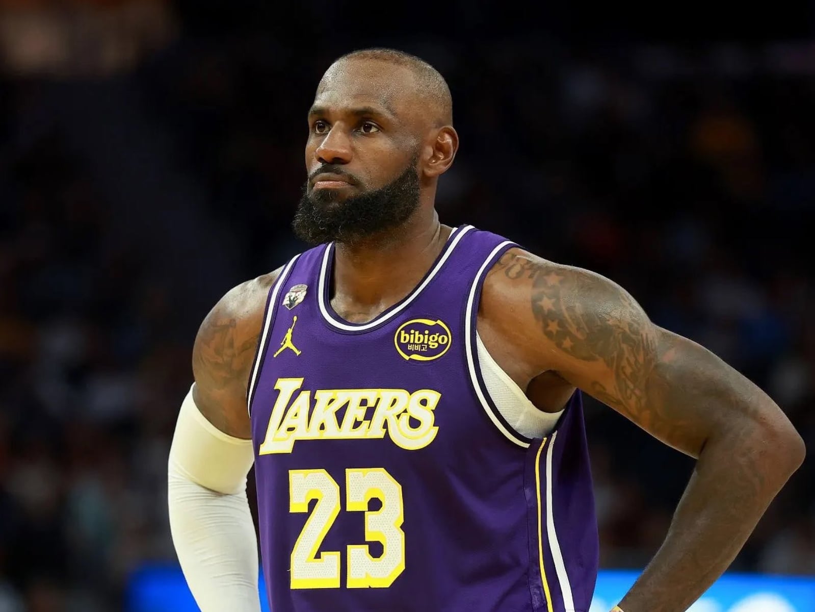 NBA／詹姆斯 7 成命中率轟 27 分也無用！湖媒狠酸「其他隊友總是在搞事！」