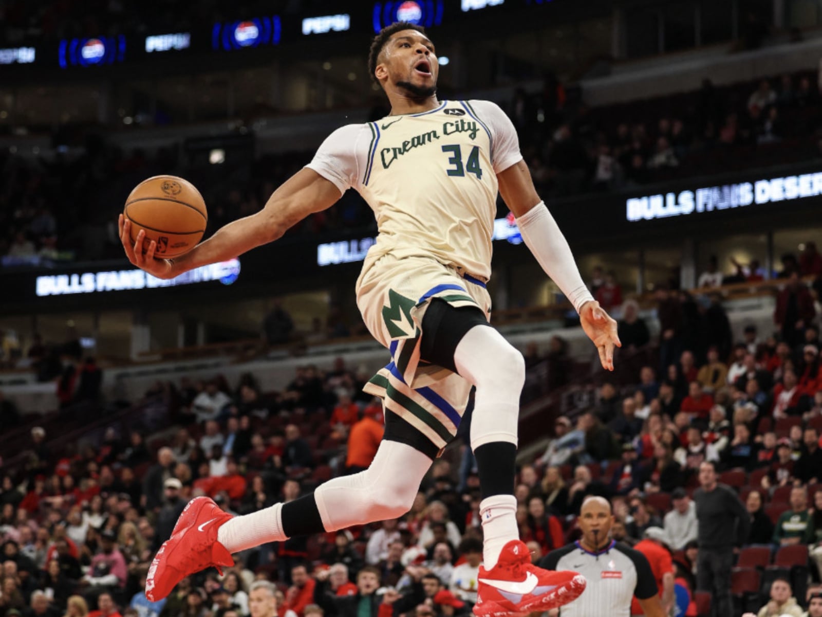 NBA／公鹿老闆  Jimmy Haslam  鬆口了！選秀前就要解決字母哥 Giannis 去留問題！