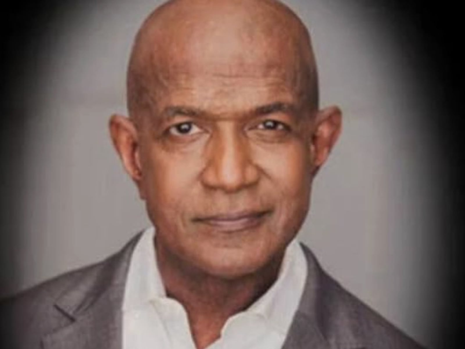 資深演員瑞夫休頓 Rif Hutton 病逝享年 73 歲！《重返犯罪現場》第 23 季播出致敬卡片悼念！