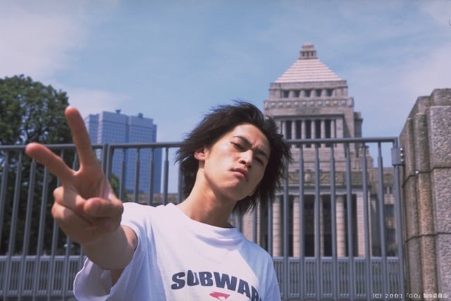 窪塜洋介為什麼紅 20 年都不退流行？從叛逆少年到成熟型男，7 套穿搭解密他如何把日本街頭穿出自己的樣子