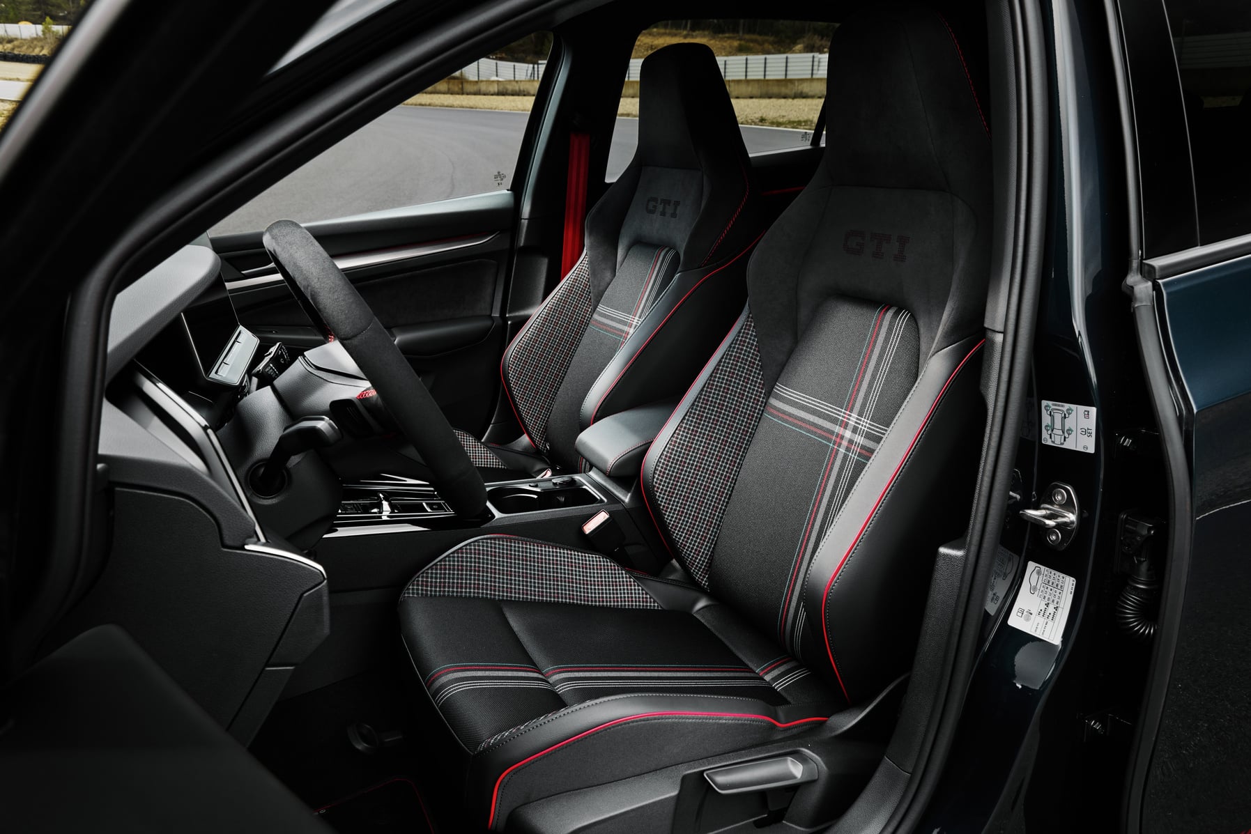 Golf GTI 50 週年限定版確認引進台灣！有史以來最強 GTI，零百 5.3 秒！