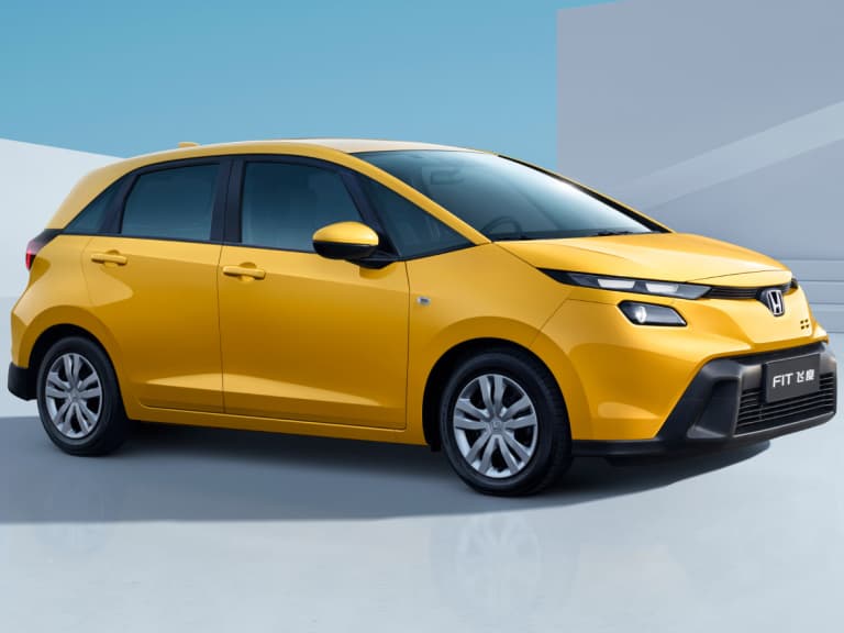 Honda Fit 2026 款中國大改款曝光！6.68 萬人民幣起售、貫穿式大燈＋終身質保超划算