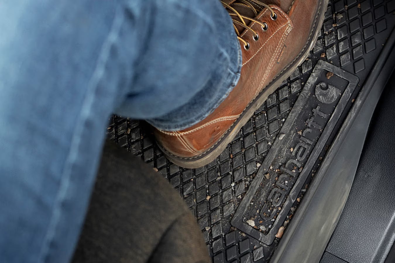 工裝界傳奇聯手造車!Ford 與 Carhartt 推 130 年工人精神皮卡⋯工裝迷、卡車愛好者準備好!