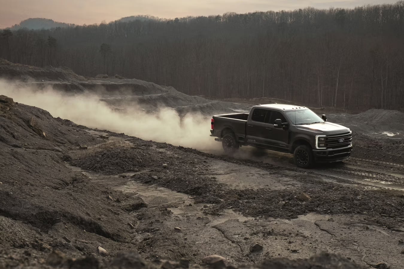 工裝界傳奇聯手造車!Ford 與 Carhartt 推 130 年工人精神皮卡⋯工裝迷、卡車愛好者準備好!