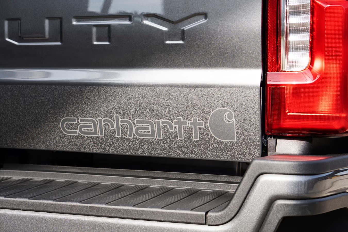 工裝界傳奇聯手造車!Ford 與 Carhartt 推 130 年工人精神皮卡⋯工裝迷、卡車愛好者準備好!