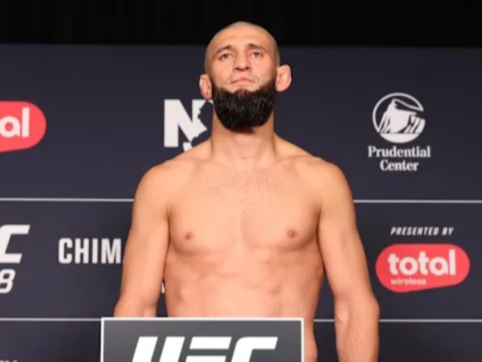 UFC／狼王 Khamzat Chimaev 疑「過磅作弊」惹議！遭 Sean Strickland 擊敗終結 16 連勝不敗神話！