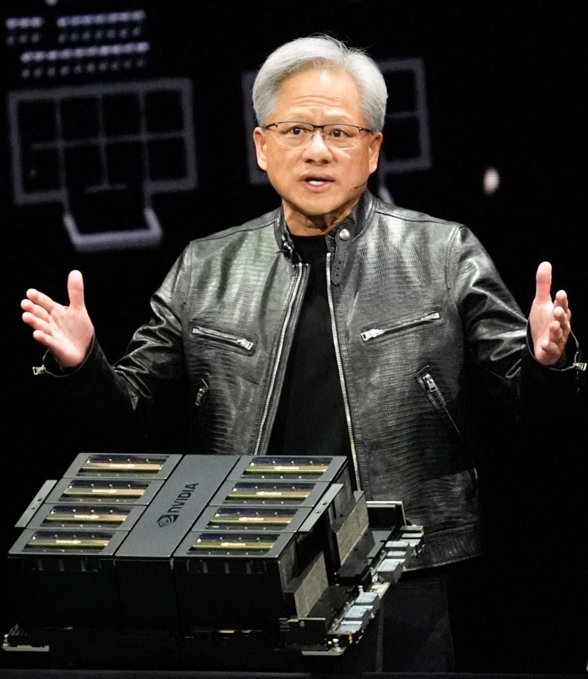 黃仁勳直言:「工作本來就是痛苦的」!身價兆級 CEO 的職場真心話戳破夢想泡泡