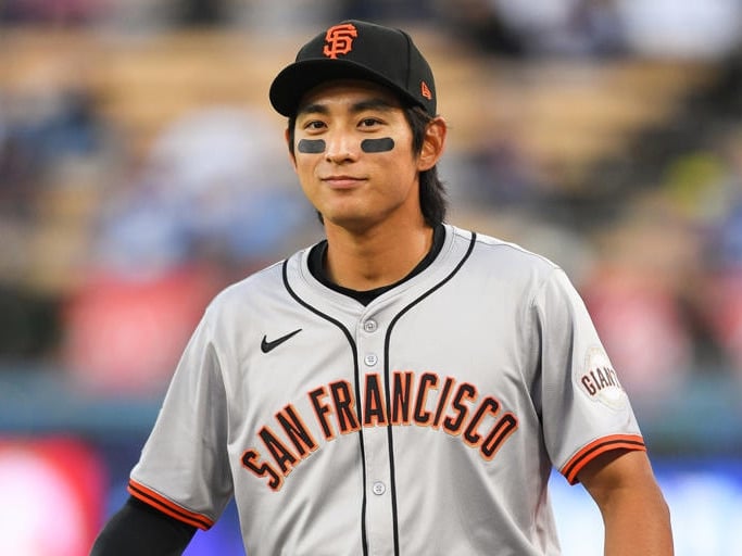 李政厚 Jung Hoo Lee 下體碰撞慶祝畫面曝光！巨人17勝24敗美媒爆交易傳聞