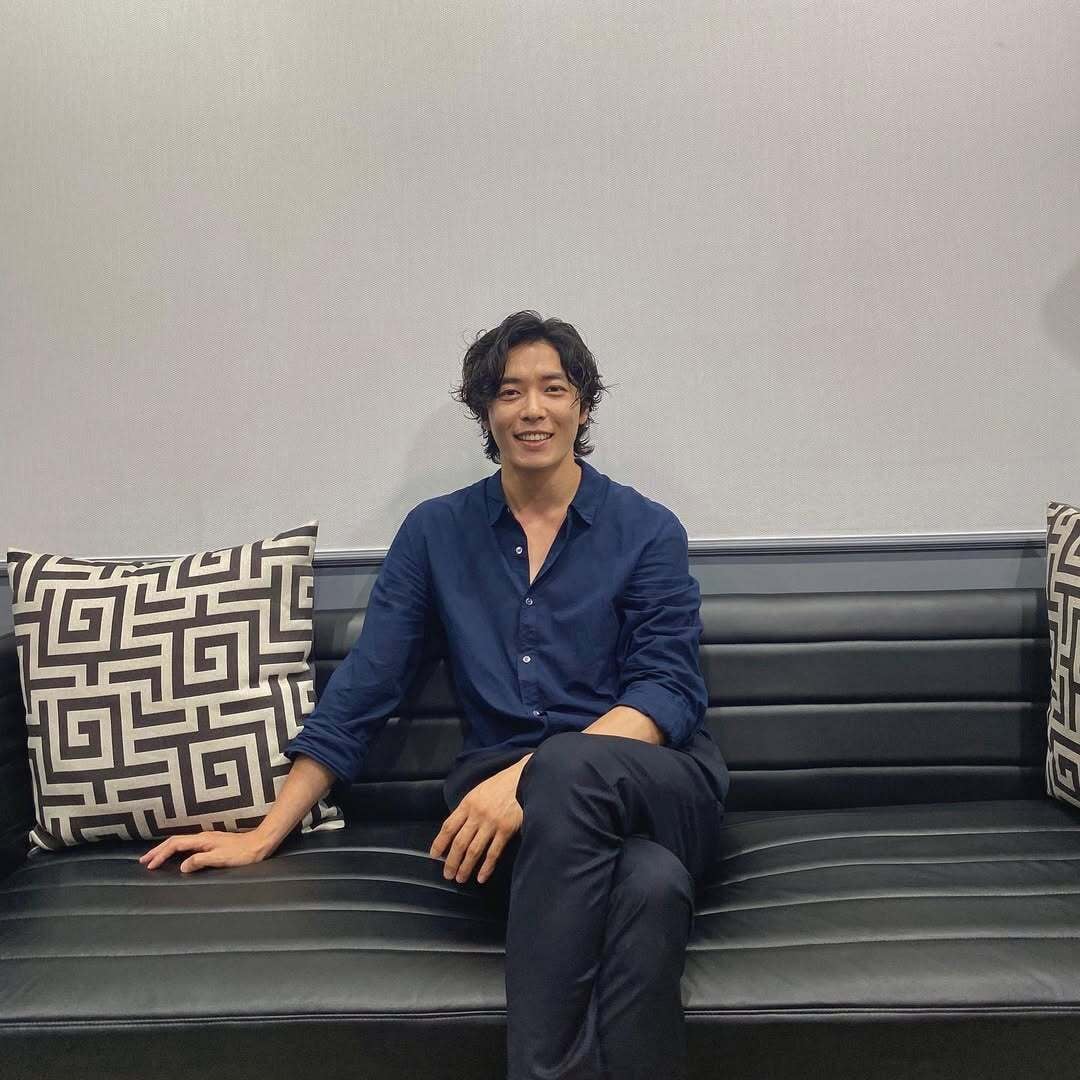 《秘密稽核中》申惠善狂讚金材昱超有魅力！直呼：「走路都好性感！」