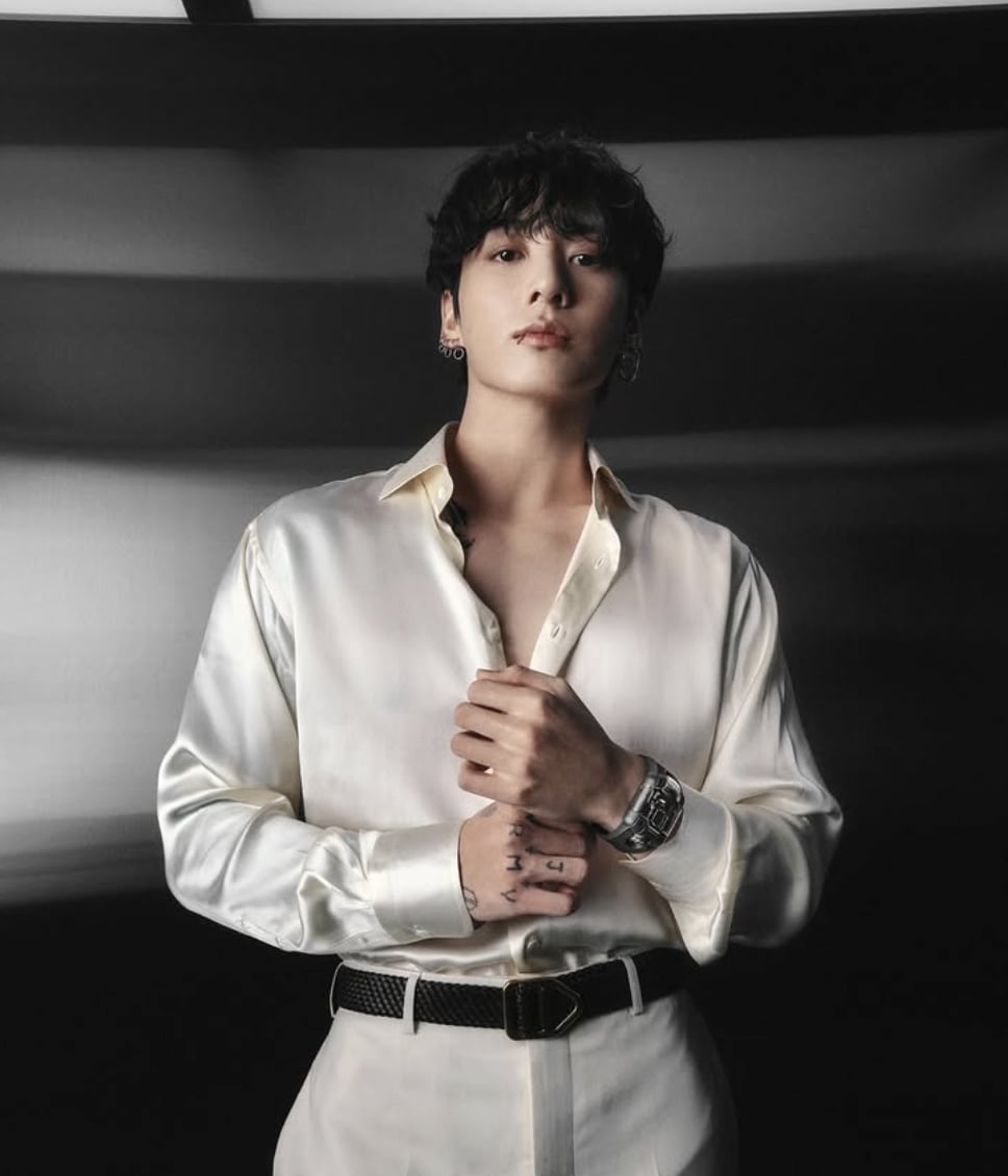 BTS 田柾國 Jung Kook 遭中國駭客盯上！84 億韓元 HYBE 股票險遭轉走，主嫌落網曝光！