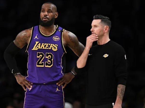 NBA/湖人沒把紀念球給 LeBron James!湖人總管的「優先順序」讓詹皇陣營怒了!