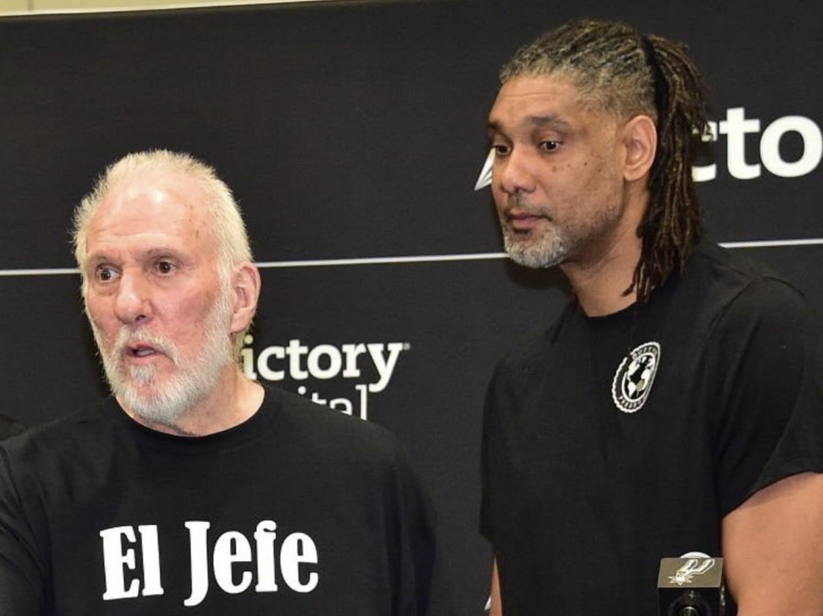 NBA／Tim Duncan 每天陪 Popovich 復健健身！馬刺執行長曝：「不是義務，是深厚情感連結！」
