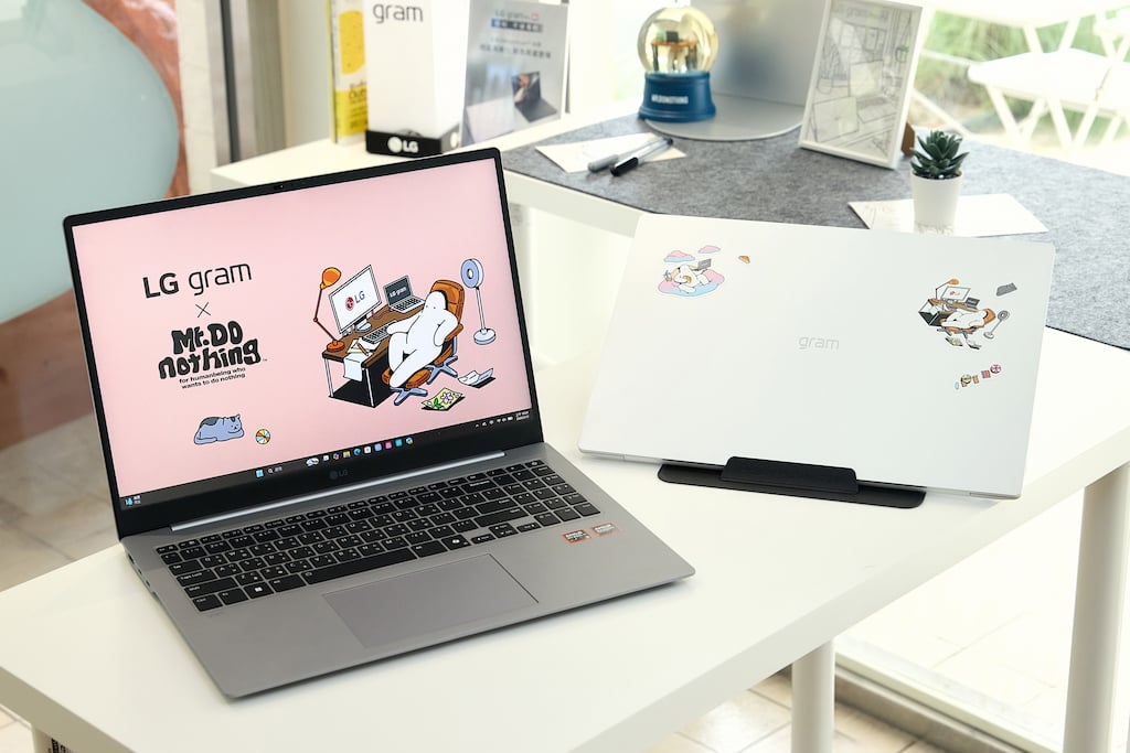 LG gram Pro 新品攜手韓國人氣插畫家 Mr. Donothing 打造最潮放空學!極致 AI 效能奪回生活留白權,結合聯名週邊成就行動美學天花板!用最強裝備換取更純粹的從容生活!