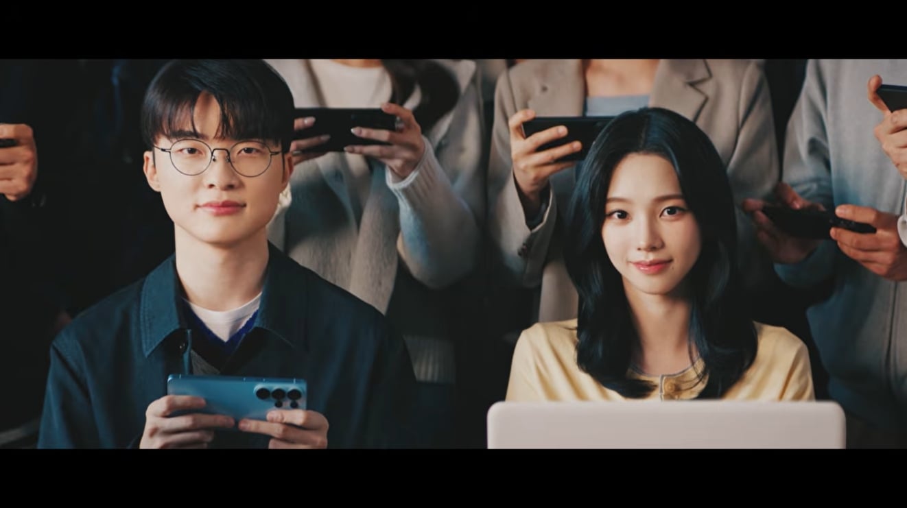 Faker、Karina 廣告影片完整版上線！李哥前滾翻、蹭免費食物讓網友笑翻「根本迷因大合集！」