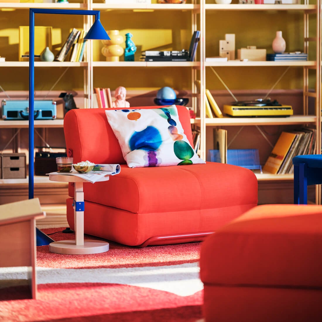 IKEA PS 2026 最新系列即將開賣!充氣椅、搖搖長凳、上照落地燈⋯44 款設計師家具讓你平價入手!