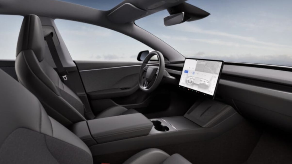 平價版 Tesla Model 3 現身台灣送測!續航縮水、售價有望便宜 17 萬!