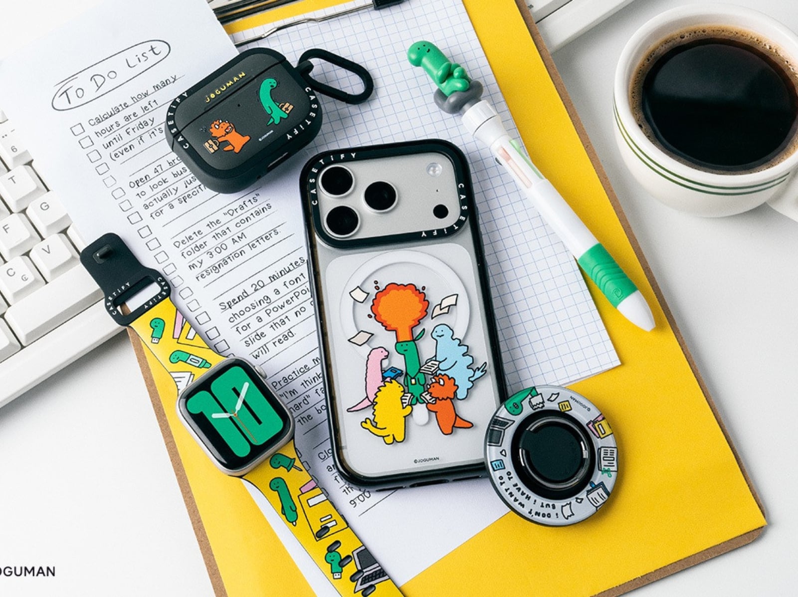 CASETiFY × Joguman Studio 聯名爆紅！綠色恐龍 Brachio 化身「社畜戰友」，5 款電子配件療癒上班族心聲！