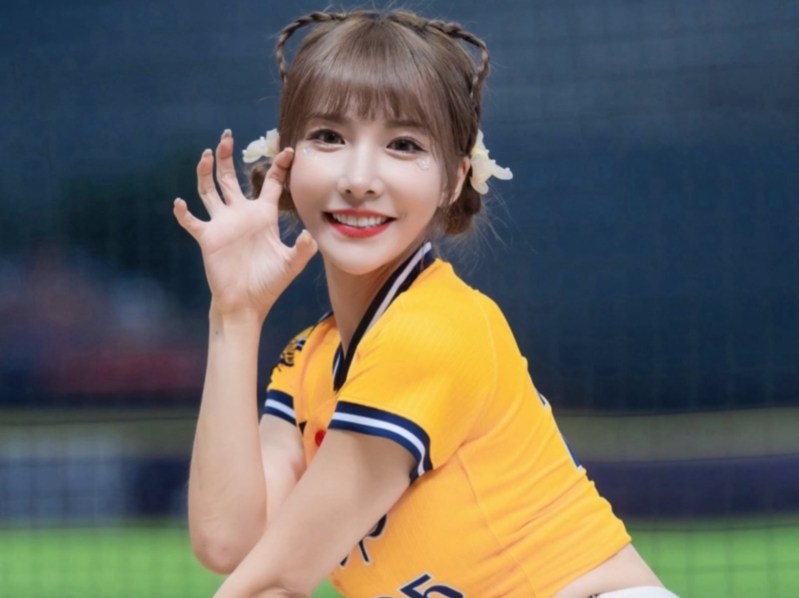 牛奶、Wendy 夏日企劃辣度破表！「溫牛奶」組合熱舞實在濃醇香！【野生抓正妹】
