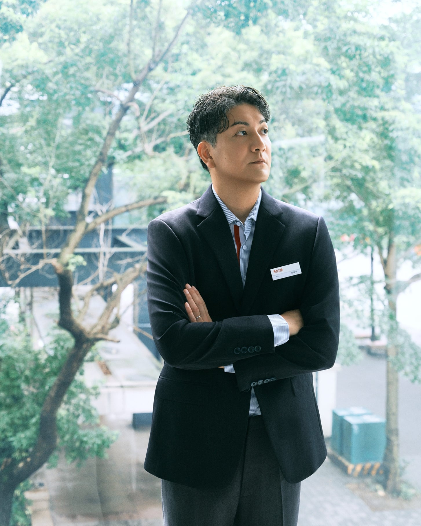 新光三越員工制服大升級!旅法設計師 Peter Wu 親自操刀,6 月全台將正式亮相!