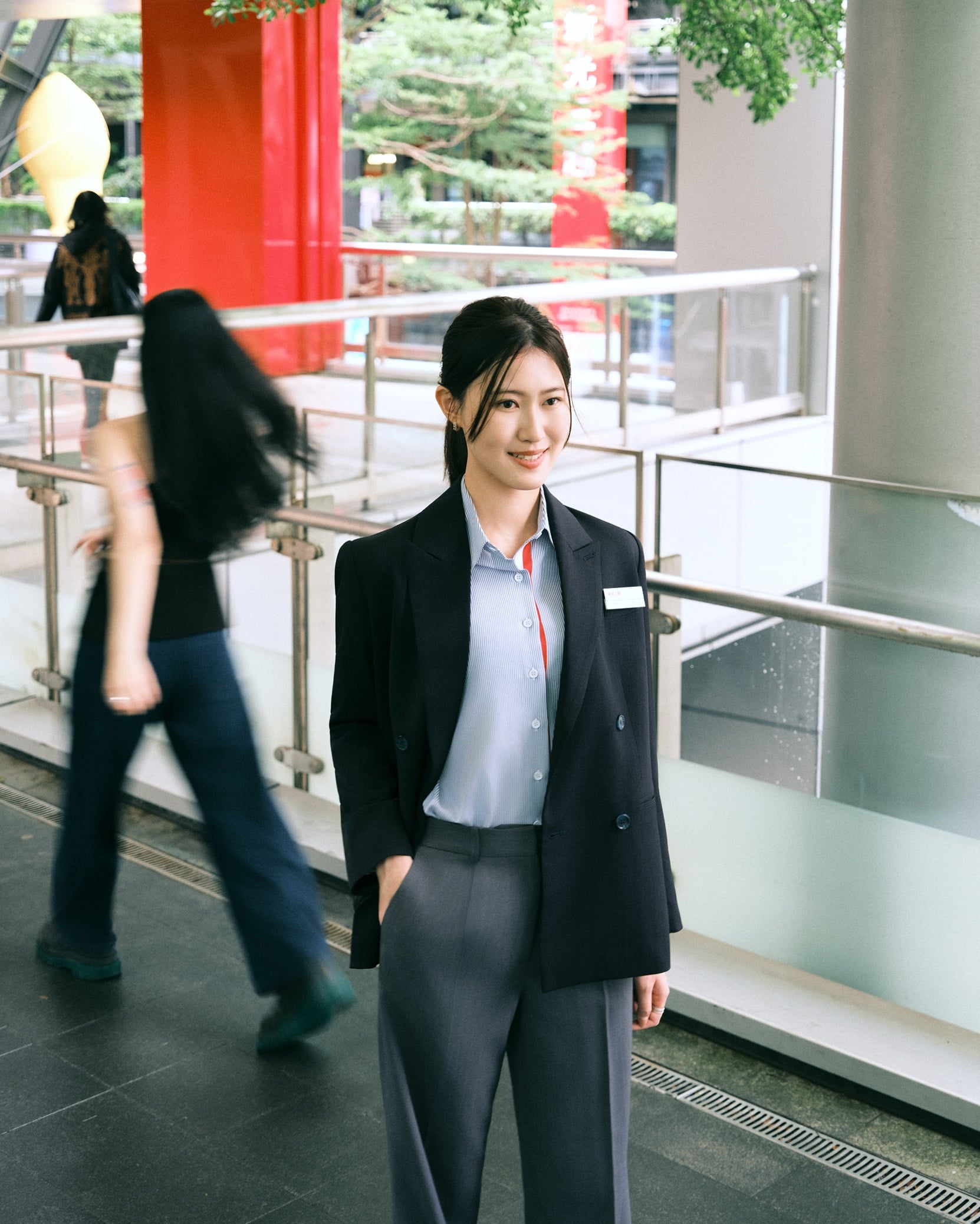 新光三越員工制服大升級!旅法設計師 Peter Wu 親自操刀,6 月全台將正式亮相!