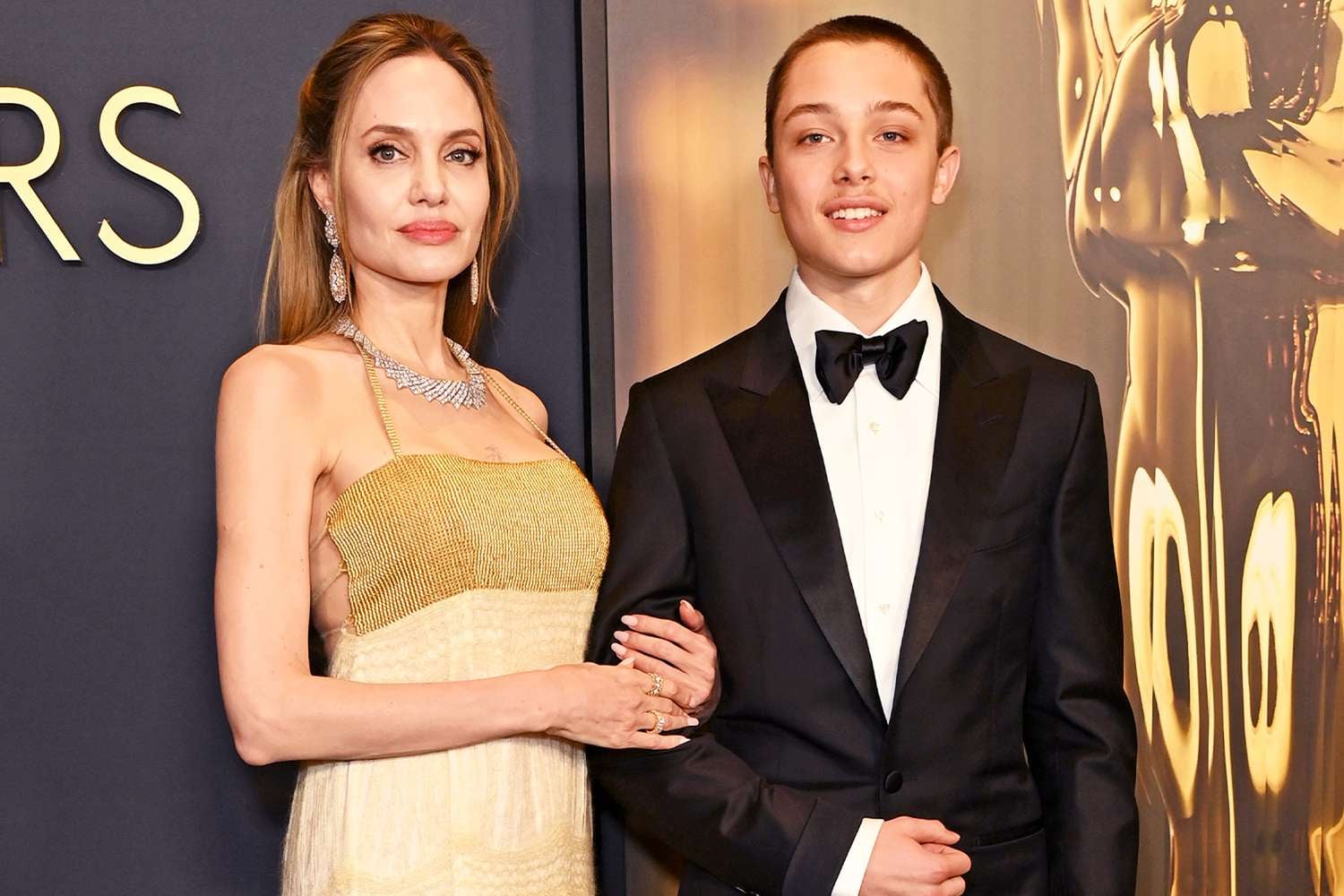 安潔莉娜裘莉 Angelina Jolie 出席女兒畢業典禮!兒子 Knox 神複製布萊德彼特年輕臉蛋搶鏡!