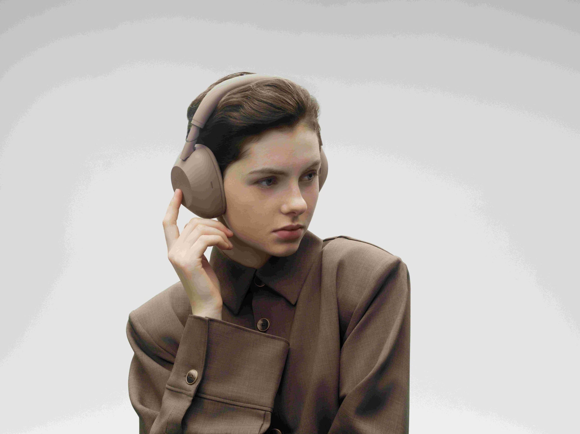 Sony WH-1000XM6 新色「砂岩色」來了!網友狂讚中性色根本絕了,5 款配色怎麼選?
