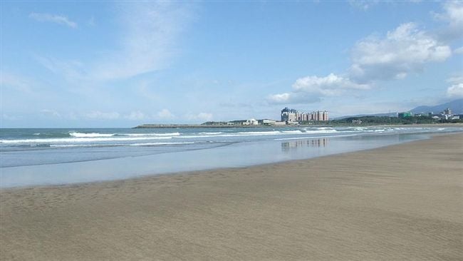 淡水沙崙海灘情侶壞壞全被拍！加碼推薦 5 家附近摩鐵讓你舒舒服服！