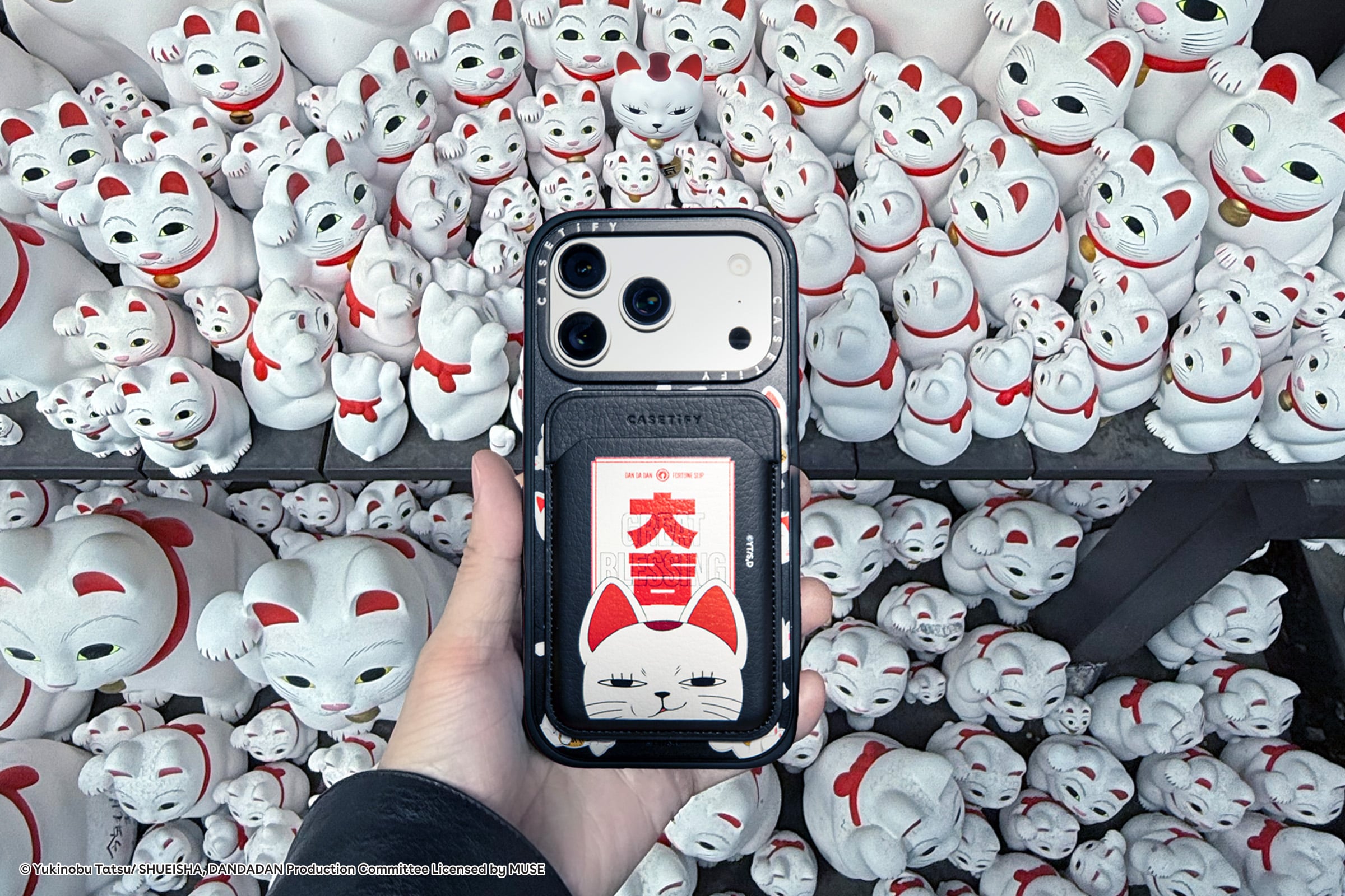 《膽大黨》× CASETiFY 聯名超狂!高速婆婆搖搖手機殼、絨毛公仔、卡牌盲包⋯多個必收商品一次看!