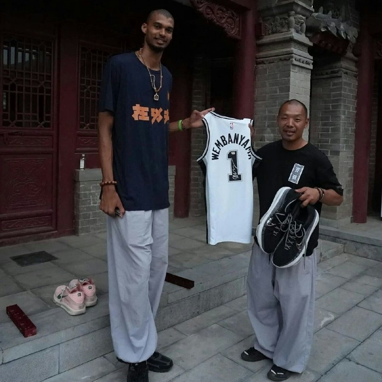 NBA/少林寺師父提點 Wembanyama :「要釋放力量,必須先改變你的內心!」