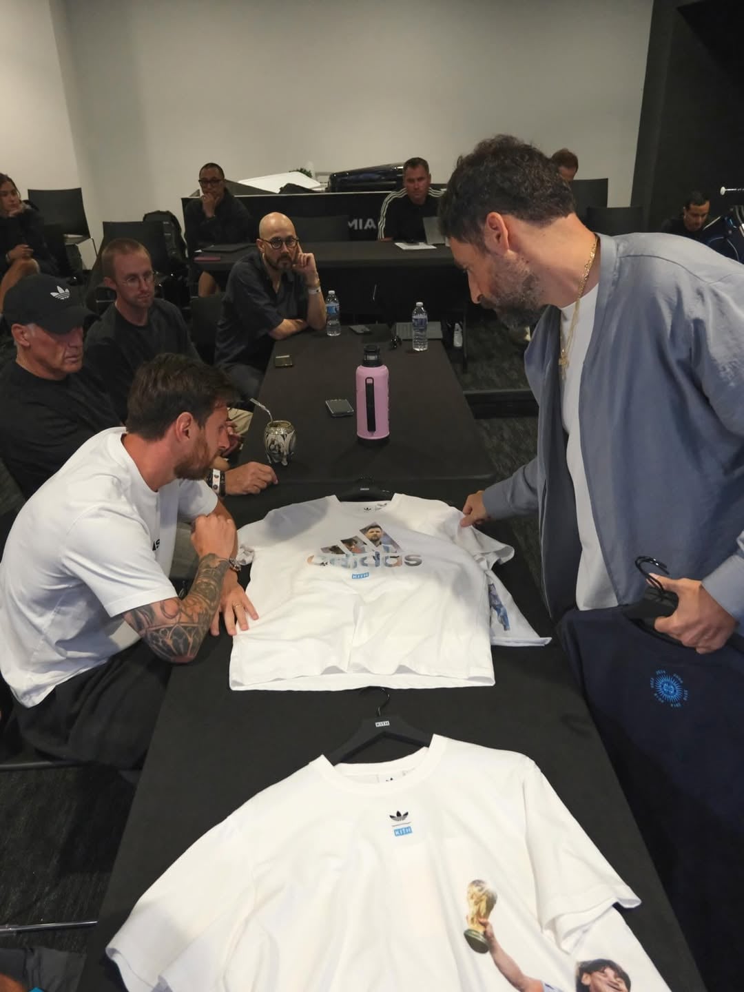 Kith x adidas x Messi 三方聯名曝光!梅西親自參與設計、致敬代表阿根廷參賽世界盃 20 週年!