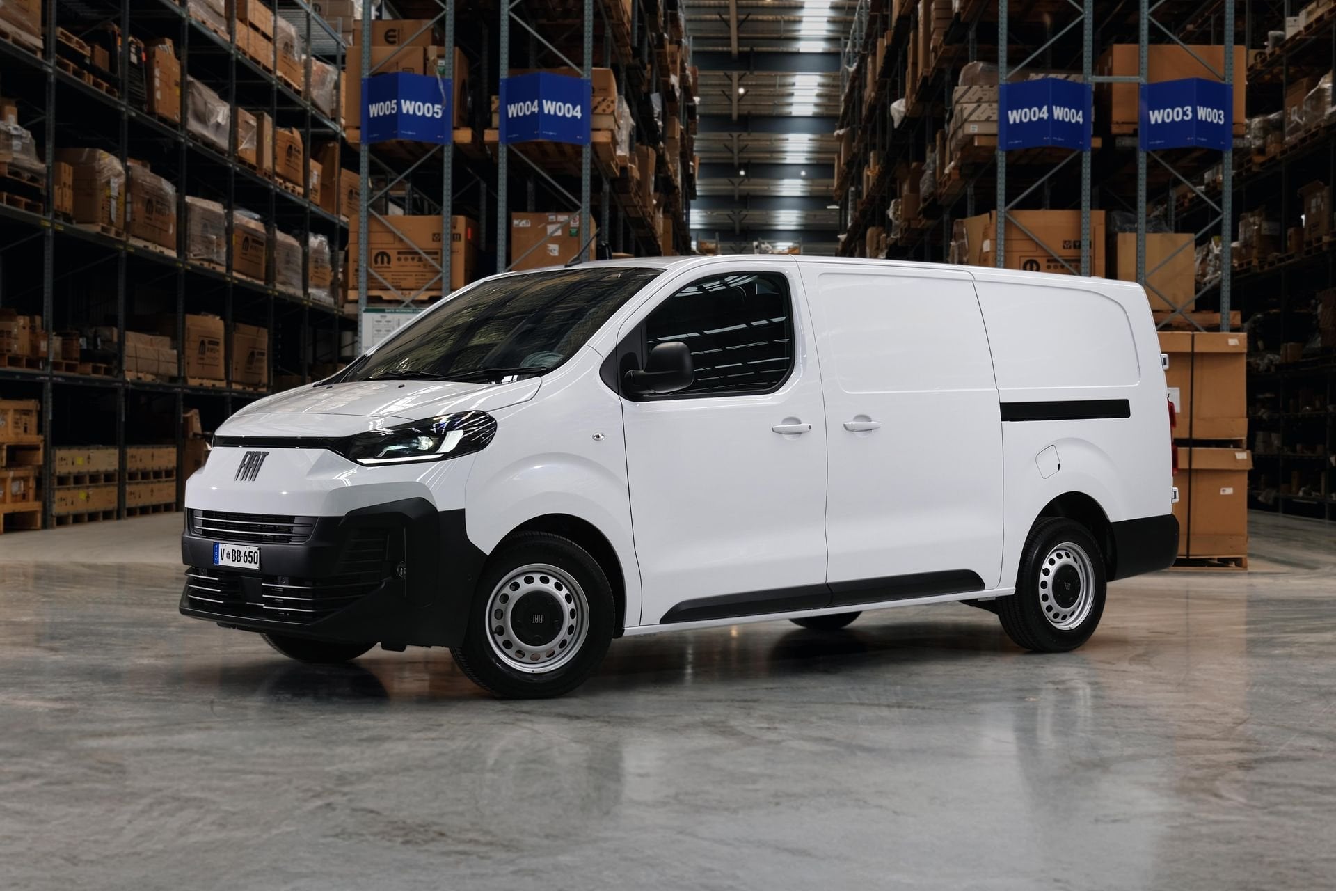 菲亞特新型斯庫多日本首公開!全長5米6人座商用車狂讚聲不斷,2027年對標海艾斯搶市!