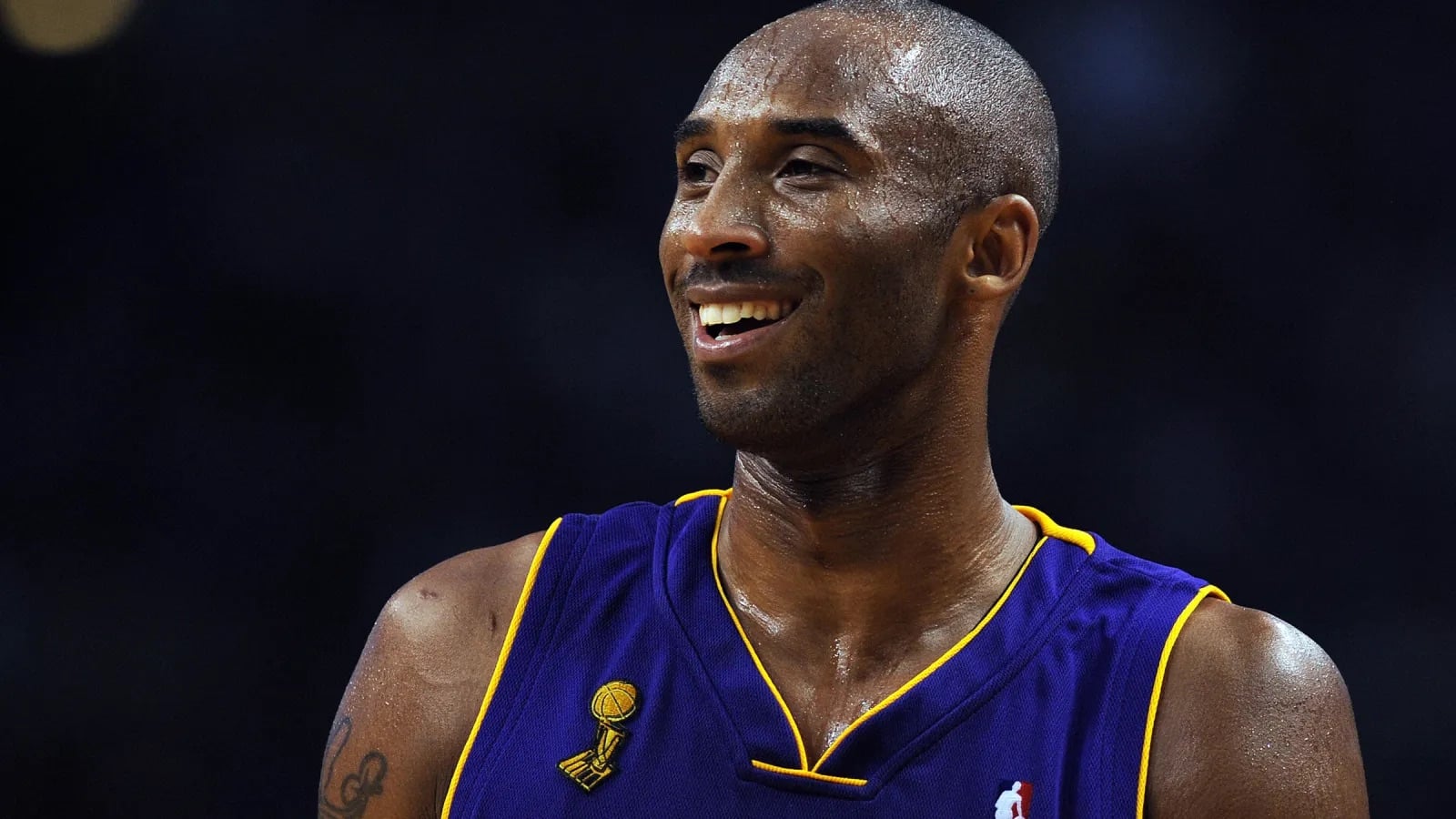 Gigi Hadid 自揭見偶像 Kobe Bryant 腿軟瞬間!直言:「我真的超緊張!」
