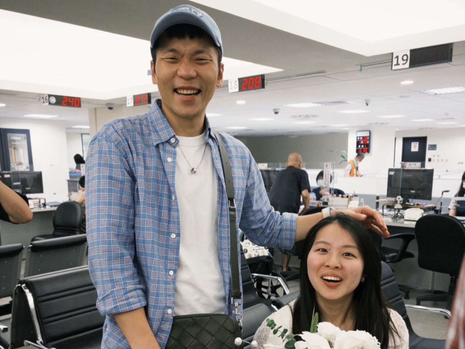 李洋攜女友見證林俊易520登記結婚！感動一度想哭還吃醋喊「不要搶我女朋友！」