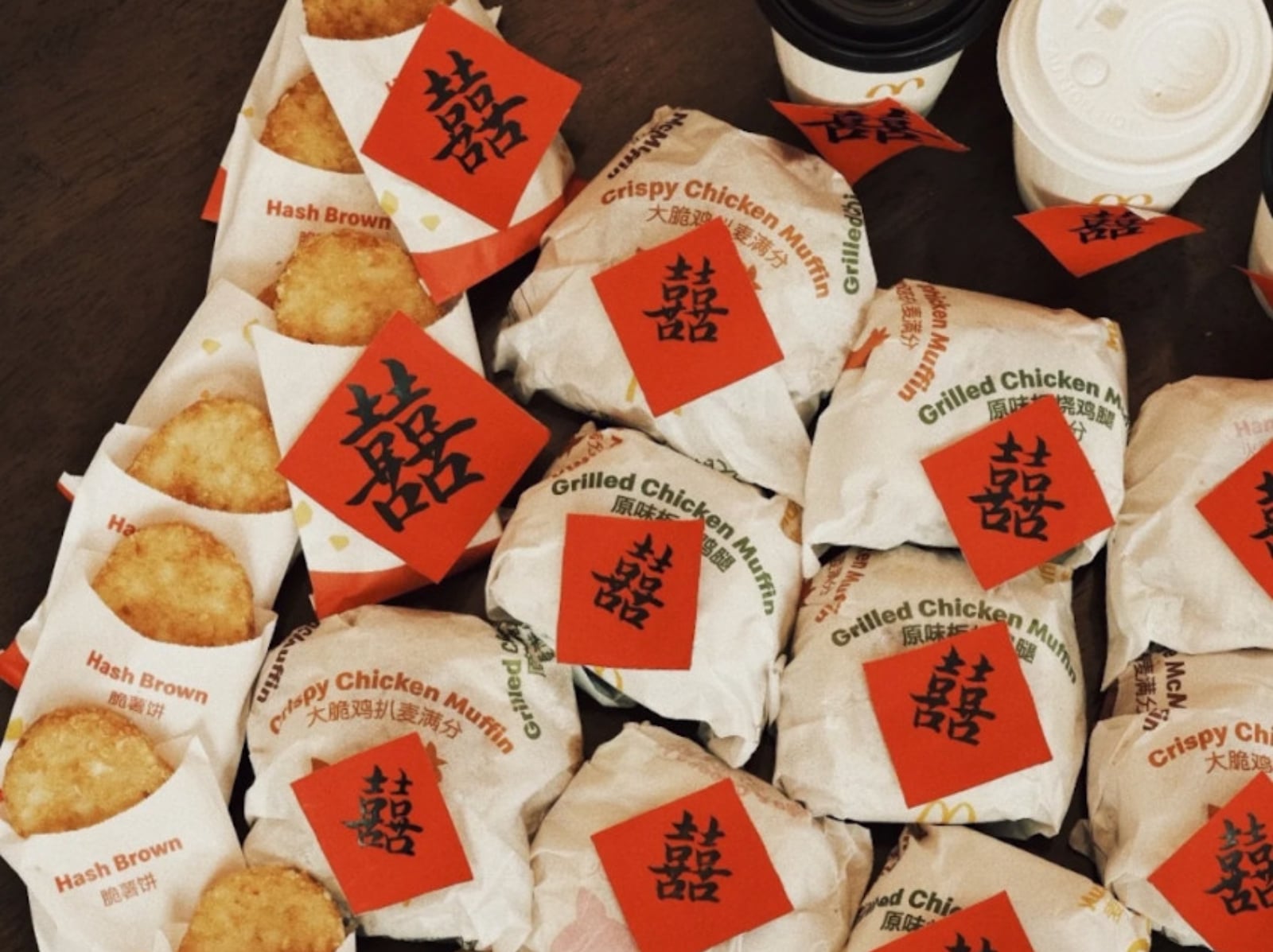 網友婚宴包 3600 紅包吃麥當勞套餐傻眼！直呼：「我以為在辦同樂會...」