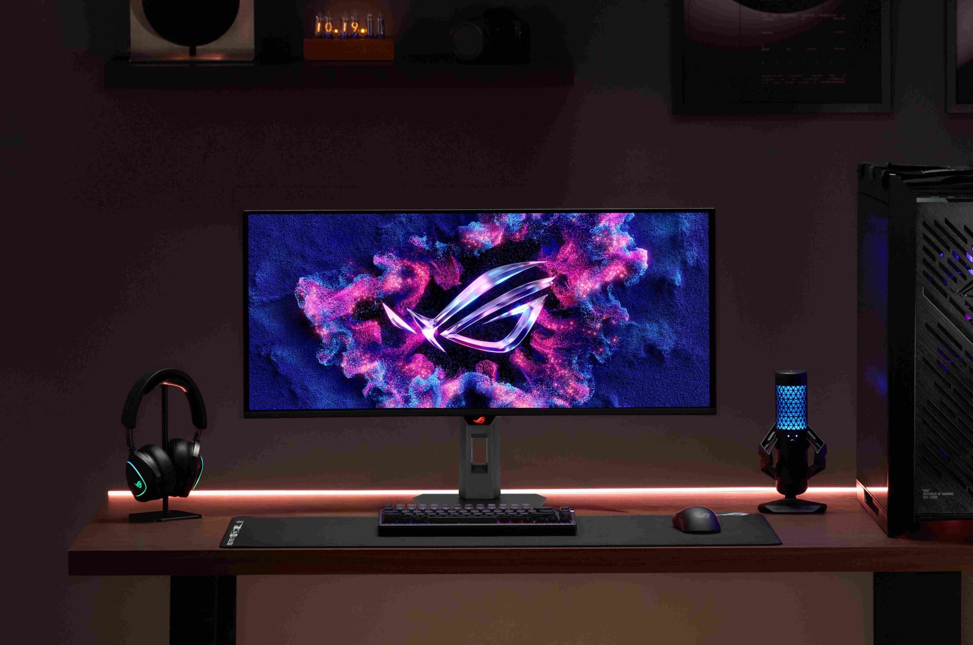 ROG 一口氣推出 2 款電競螢幕狂轟玩家!34 吋 OLED 曲面螢幕 280Hz 刷新率、0.03ms 反應時間太猛了!