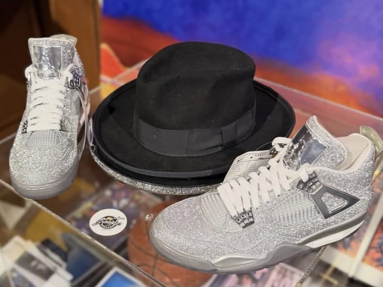 麥可傑克森 x Air Jordan 4 傳奇球鞋首度曝光！全球僅一雙、亮片手套元素注入超吸睛！