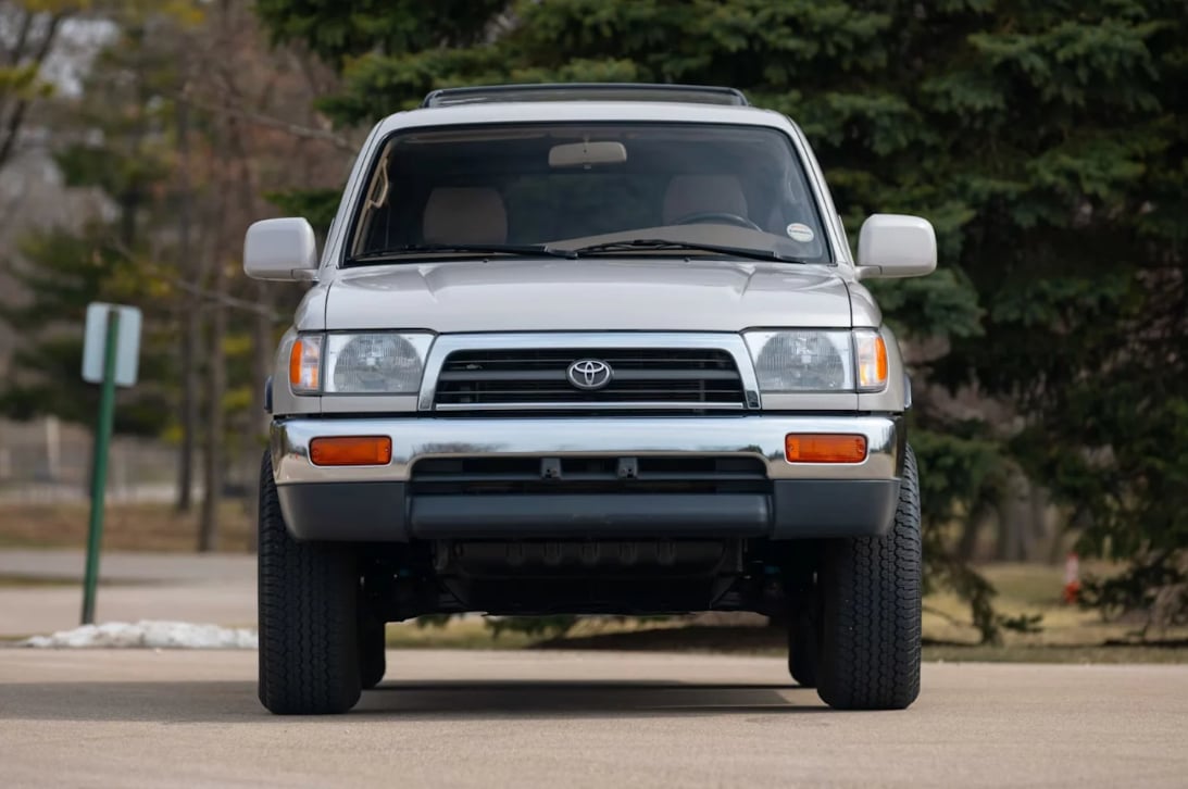 Toyota 4Runner 1996 年老車賣出天價！比新車價還貴掀起熱議！