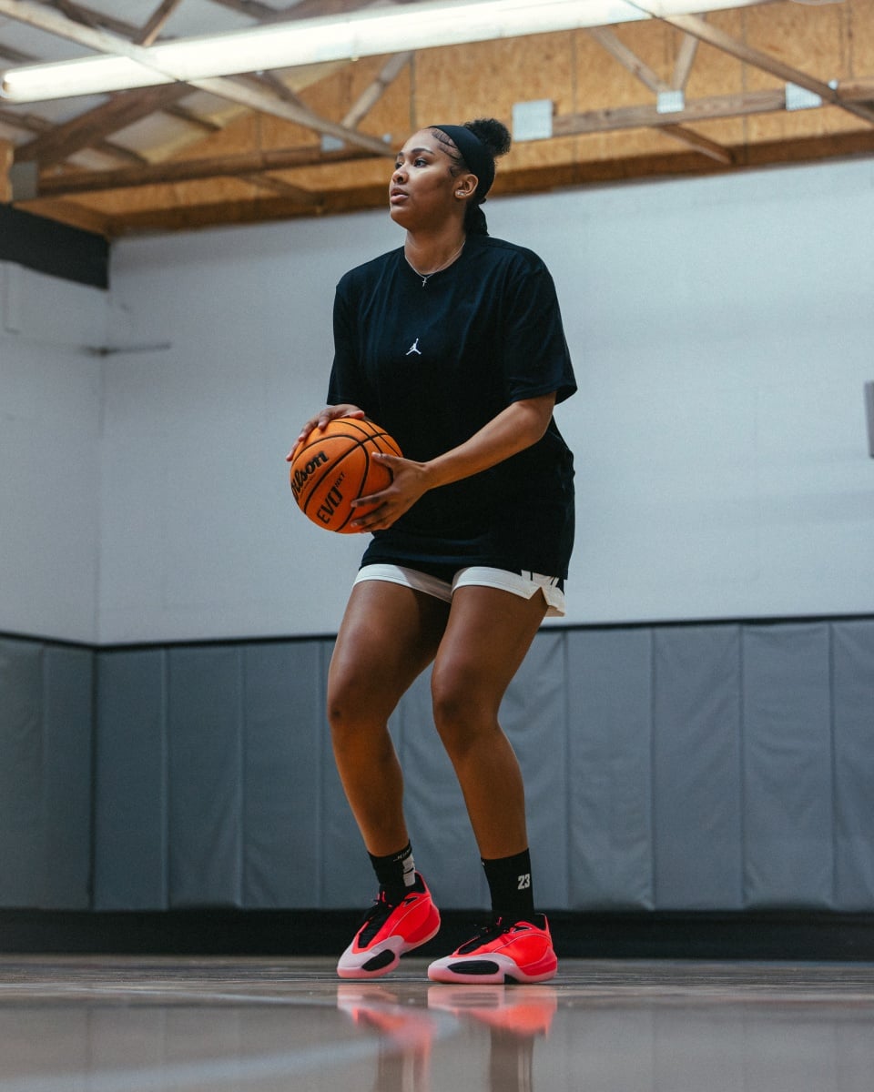 Jordan Triangle 全新籃球鞋正式發表!靈感源自三角戰術、多項 Nike 創新科技⋯一次看!
