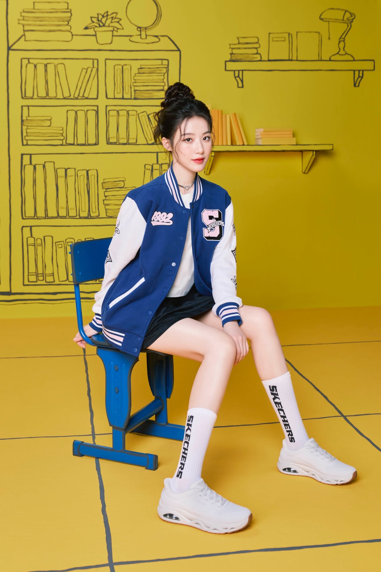 舒華化身校園女孩狂讚 SKECHERS UNO GLIDE-STEP!畢業季「舒式轉場」限定書籤必收⋯快看領取方法!